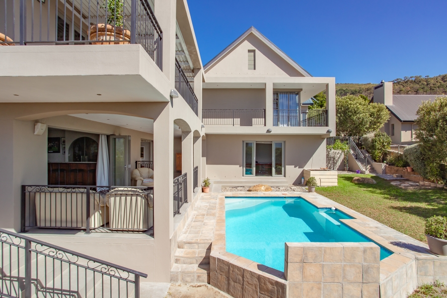5 Bedroom Property for Sale in Lemoenkloof Western Cape